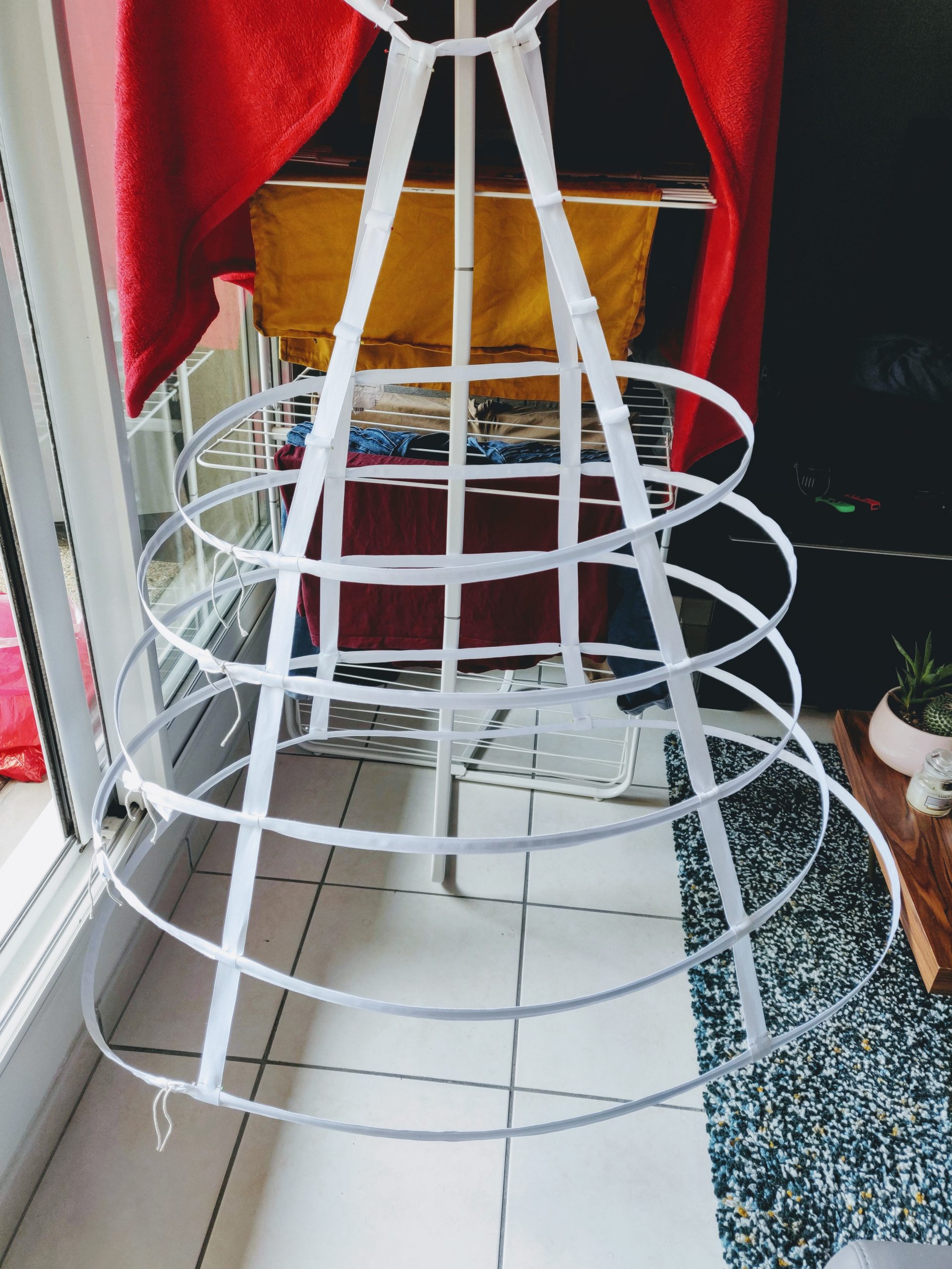 Crinoline Couture: The Next Big Thing? - 4uk6d3c