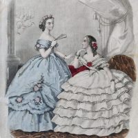 Les robes commencent à prendre du volume sur l'arrière, les frous-frous donne encore du volume supplémentaire